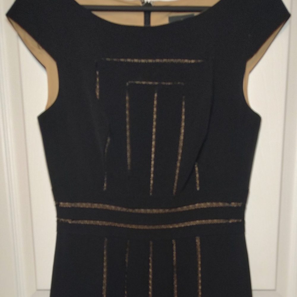 Adrianna Papell Cutout Dress Cap Sleeve Black Lace Nude Underlay Size 4 Elegant